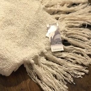 Francesca’s MustHave Wrap open boucle - NEW